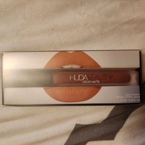 HUDA Beauty Liquid Matte Lipstick-Bombshell